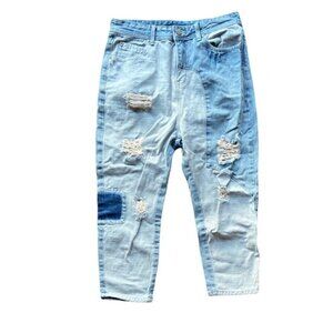 Monday patch distressed capris size 27